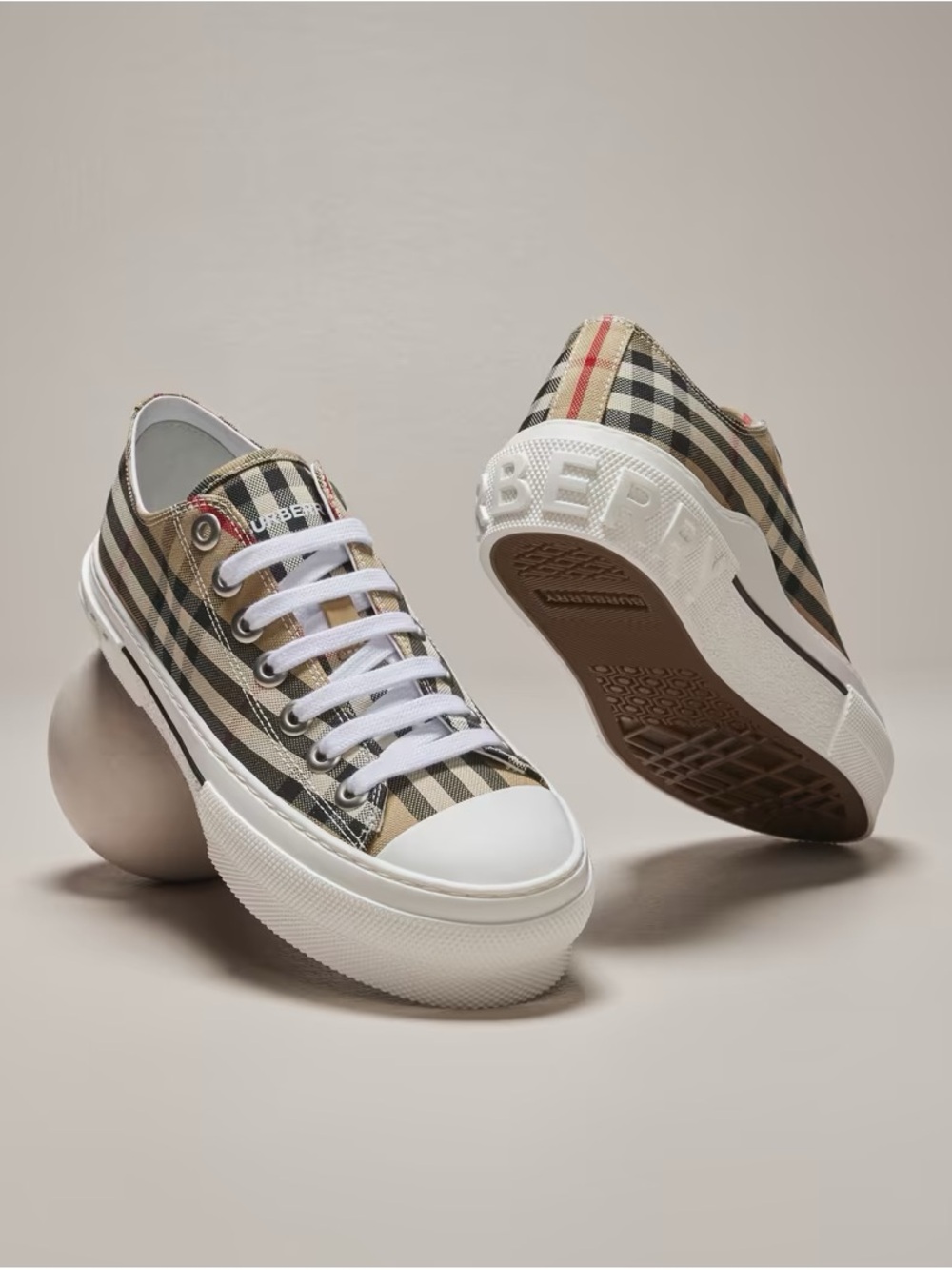 Burberry Beige Plaid Low-Top Sneaker with White Sole - Picture 6 of 8